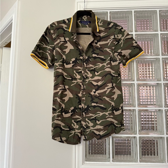 Zara Men's Camouflage Shirt with Yellow Accents - Picture 2 of 4